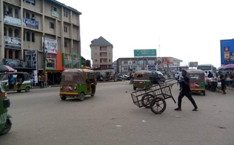 ALONG ASA ROAD BY JUBILEE JUNCTION FTF ABA MAIN PARK 9867 (1)