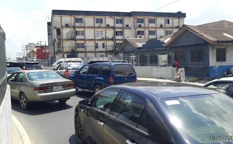 Along Aba Road by Barnax Building Opp Waterlines FTF GarrisonMile 1 & Olu Obasanjo (3)