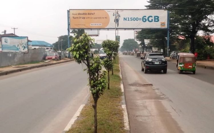 Along AbaOwerri road by Abia Hotels FTF Main ParkRailway (1)