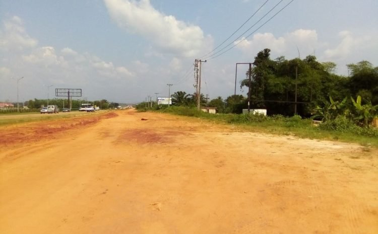 Along Enugu and Awka Expressway by Ikenga Hotels ftf Enugu (1)