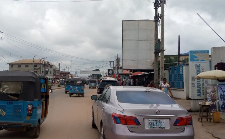 Along Nnebisi road by NECAB junction FTF Ogbeogonogo Market, Asaba (3)