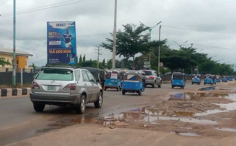 Along Summit road FTF Summit junctionexpressway, Asaba (3)