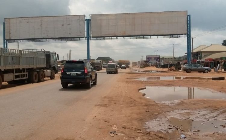 BENIN AGBOR ROAD BY BOUNDARY (24)