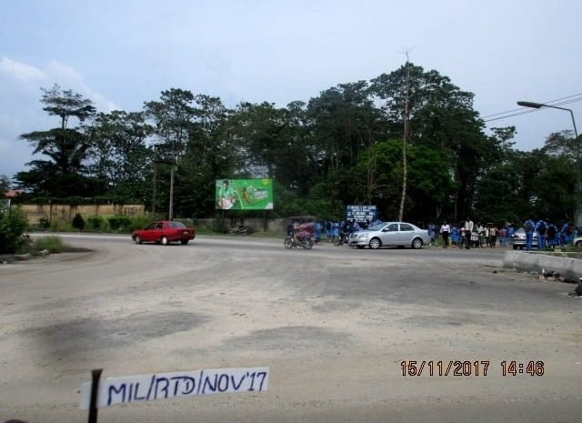 BY AT& P ROUNDABOUT FTF MAIN SAPELE ROAD TO AT& P OFFICE. (5)