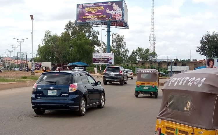 Web - Along Airport and Abuja expressway by the roundabout before Bukuru Market FTF Airport and Abuja