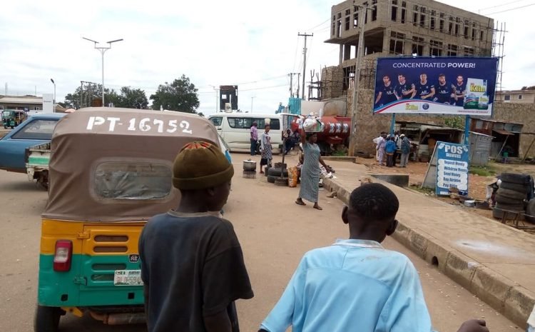 Web - Along Gada Biu road before Polo roundabout FTF Gada Biu