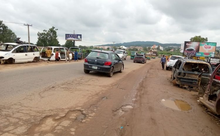 Web - Along Zaria and Ferin Gada road at students village hostel Gate FTT Zaria and Ferin Gada Market (1)