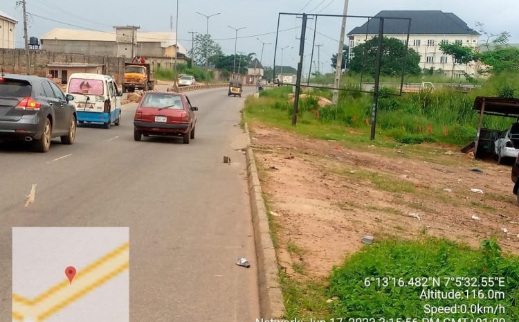 along Agu-Awka road by Ikenga Hotel Awka9
