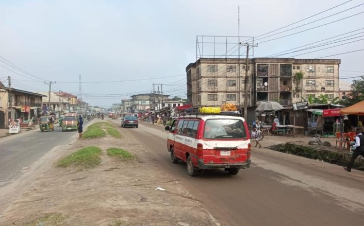 along Ikot Ekpene road by Azuka Junction3